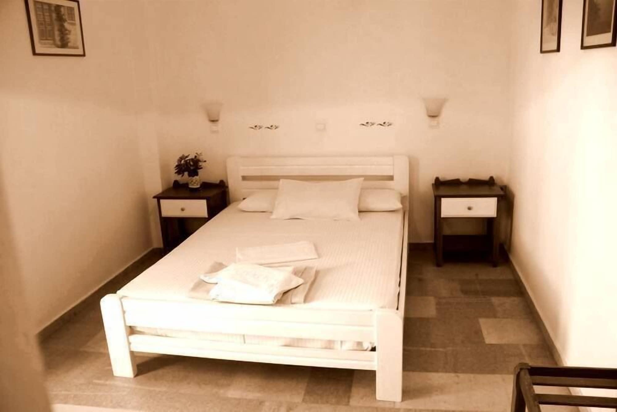 Fikas Hotel Naxos City Exterior photo